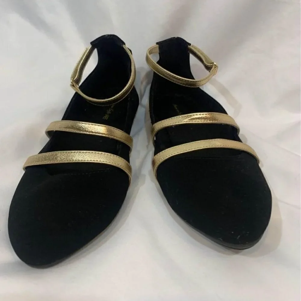 GIRLS American eagle shoes. Brand new. Never worn. Size 3.5. $20. Black/gold. - Picture 1 of 6